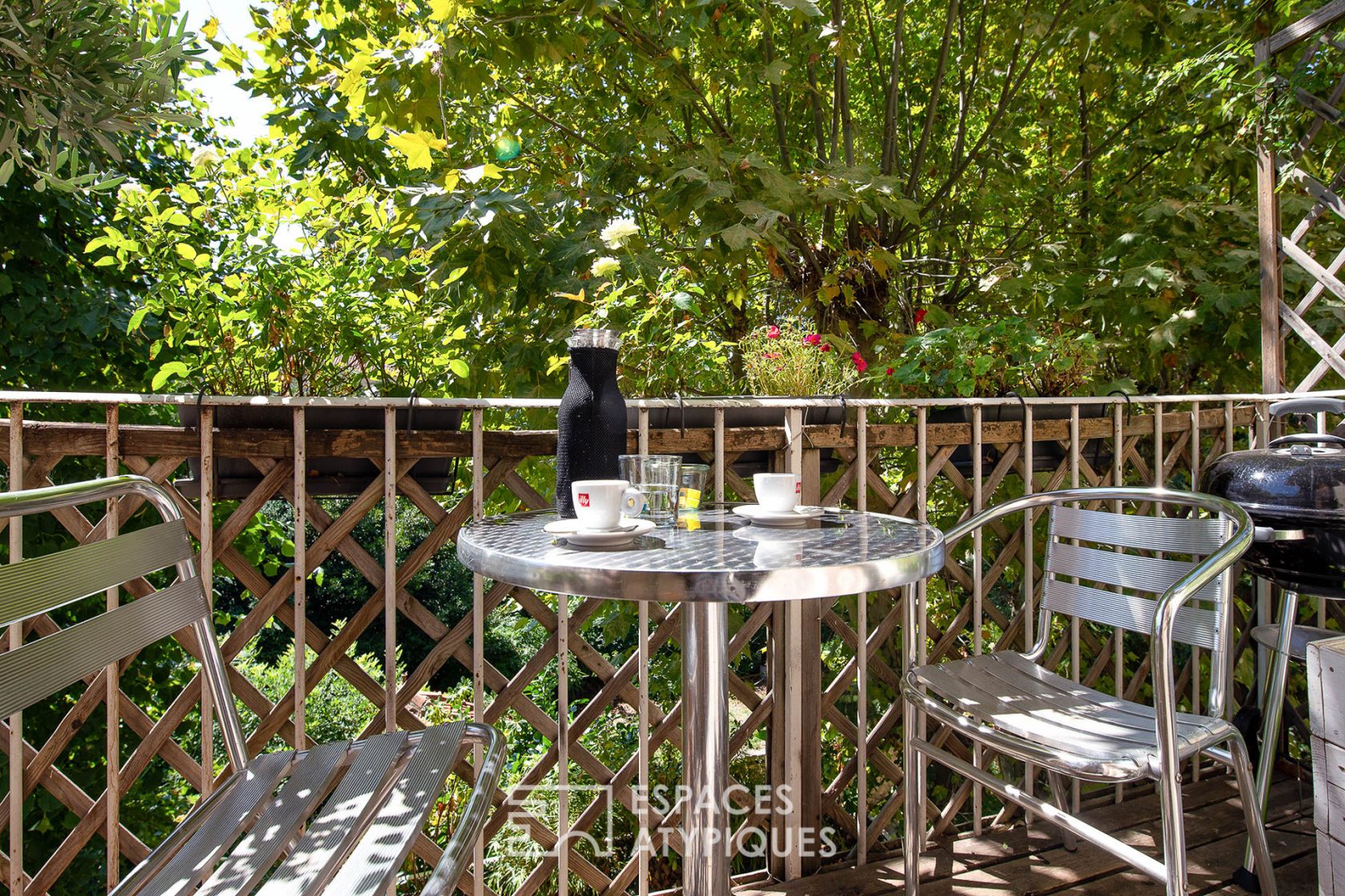 Apartment with bourgeois charm in intra muros