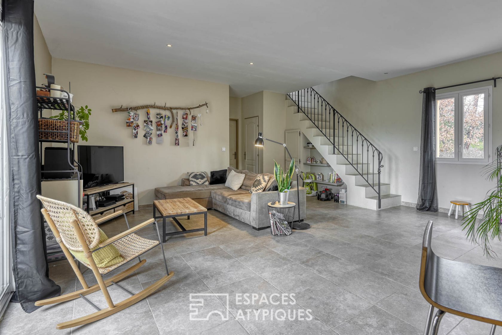 Family villa between ocher and pine forest