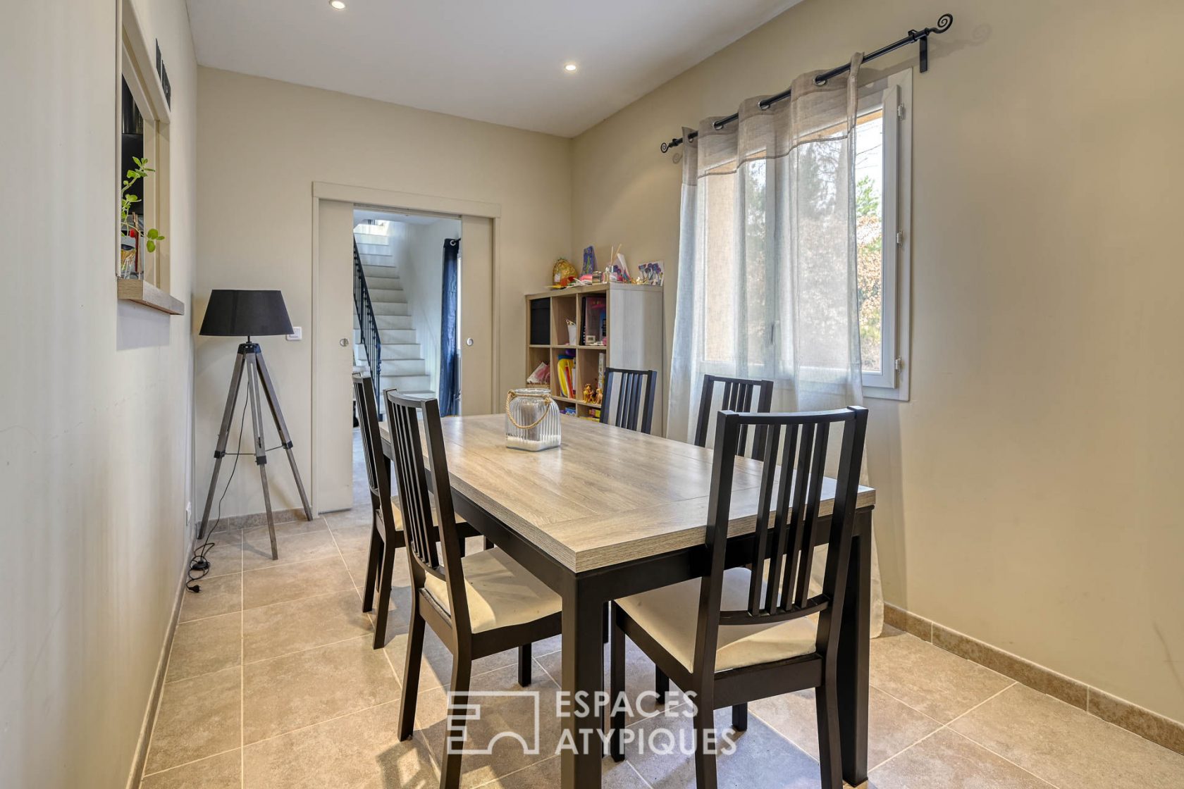 Family villa between ocher and pine forest