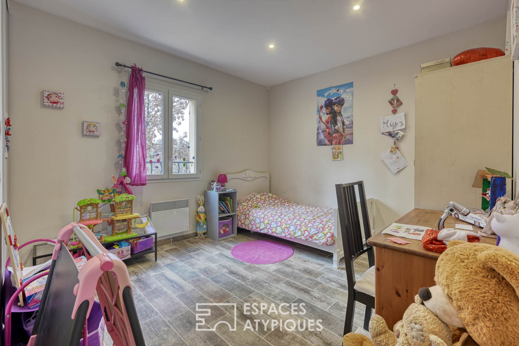 Family villa between ocher and pine forest