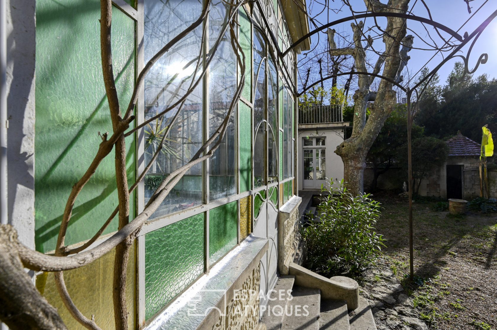 Exceptional Haussmanian in the heart of the intramural with its garden