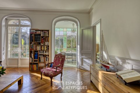 Exceptional Haussmanian in the heart of the intramural with its garden