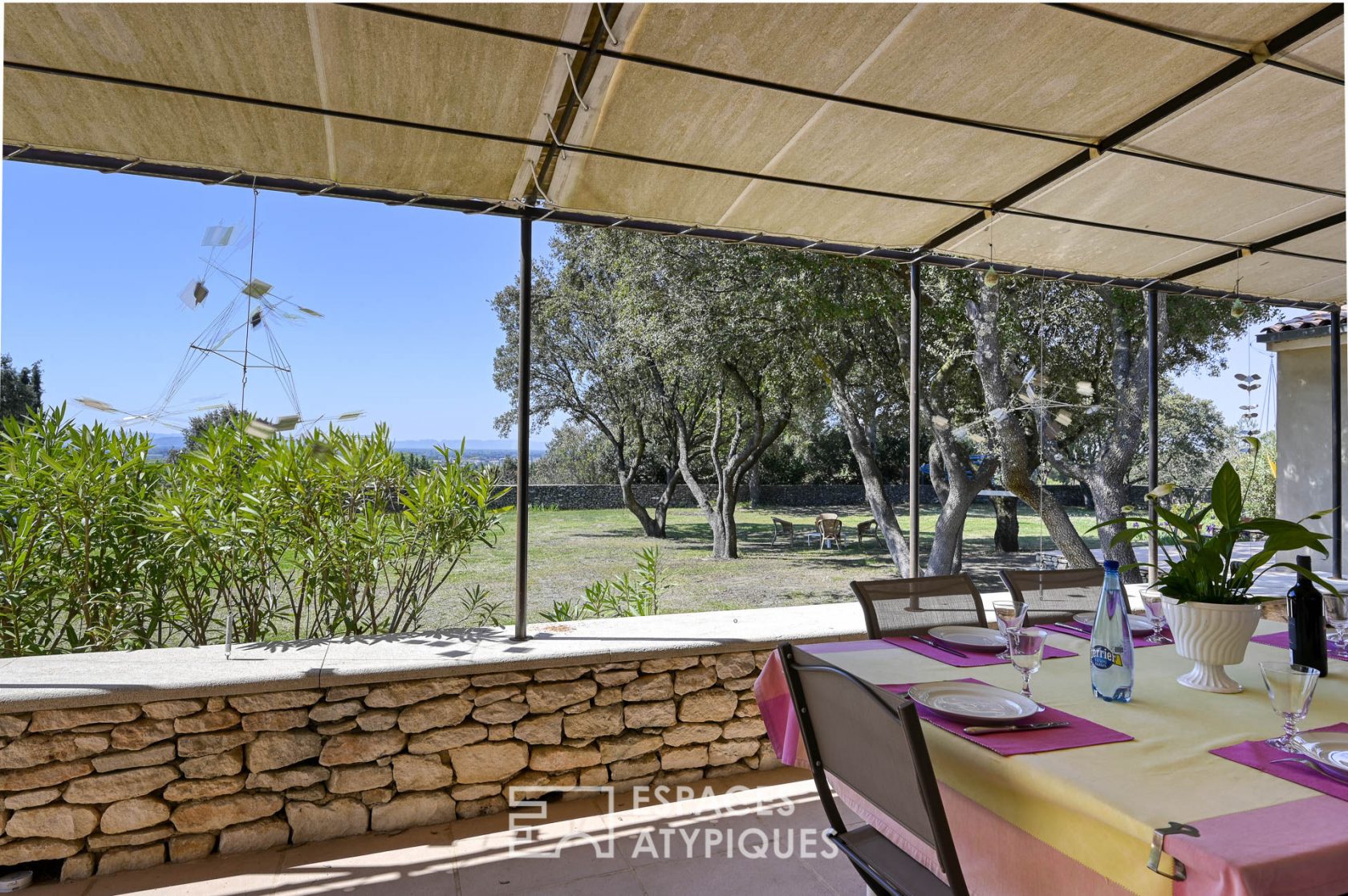 Exceptional property and its indoor swimming pool