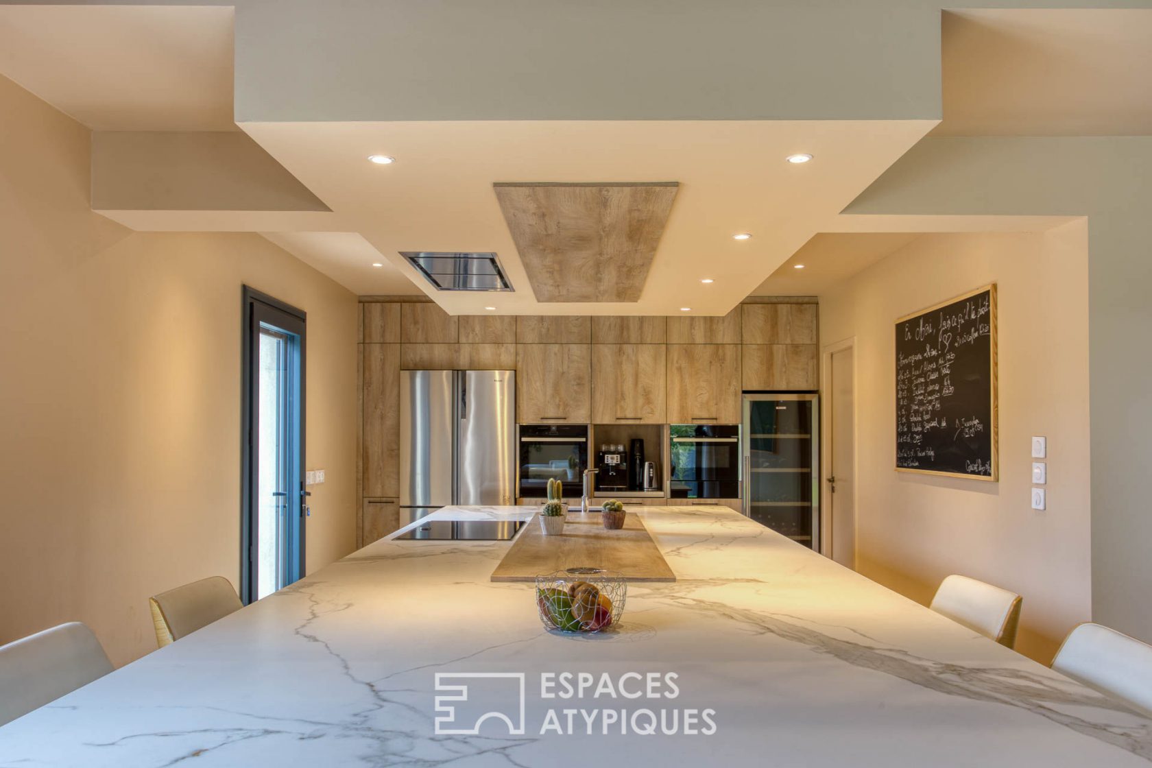 Contemporary house with great amenities