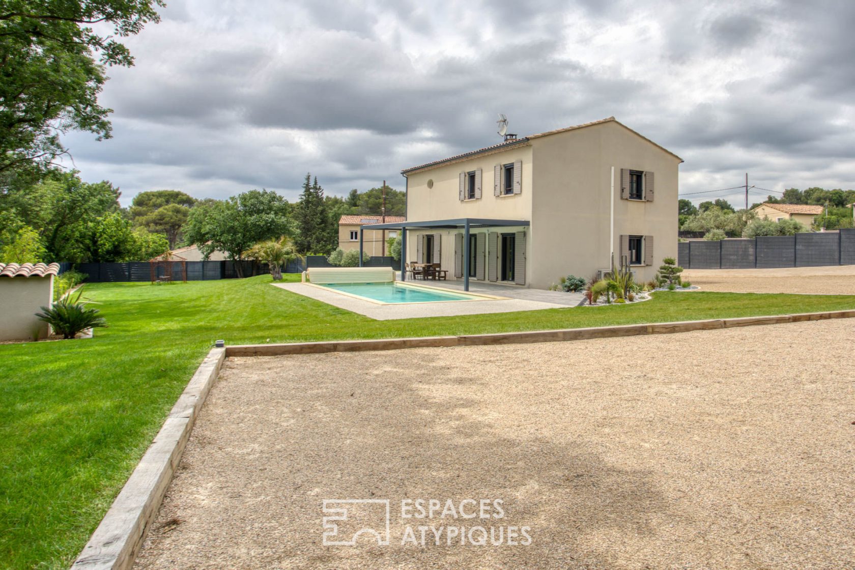 Contemporary house with great amenities