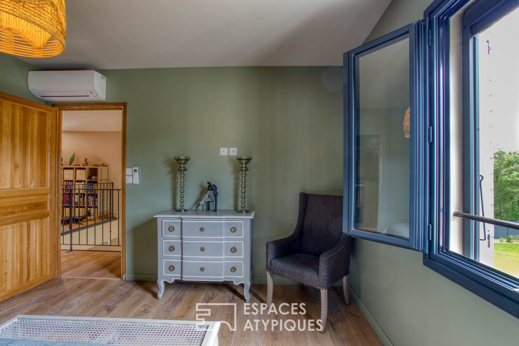 Contemporary house with great amenities