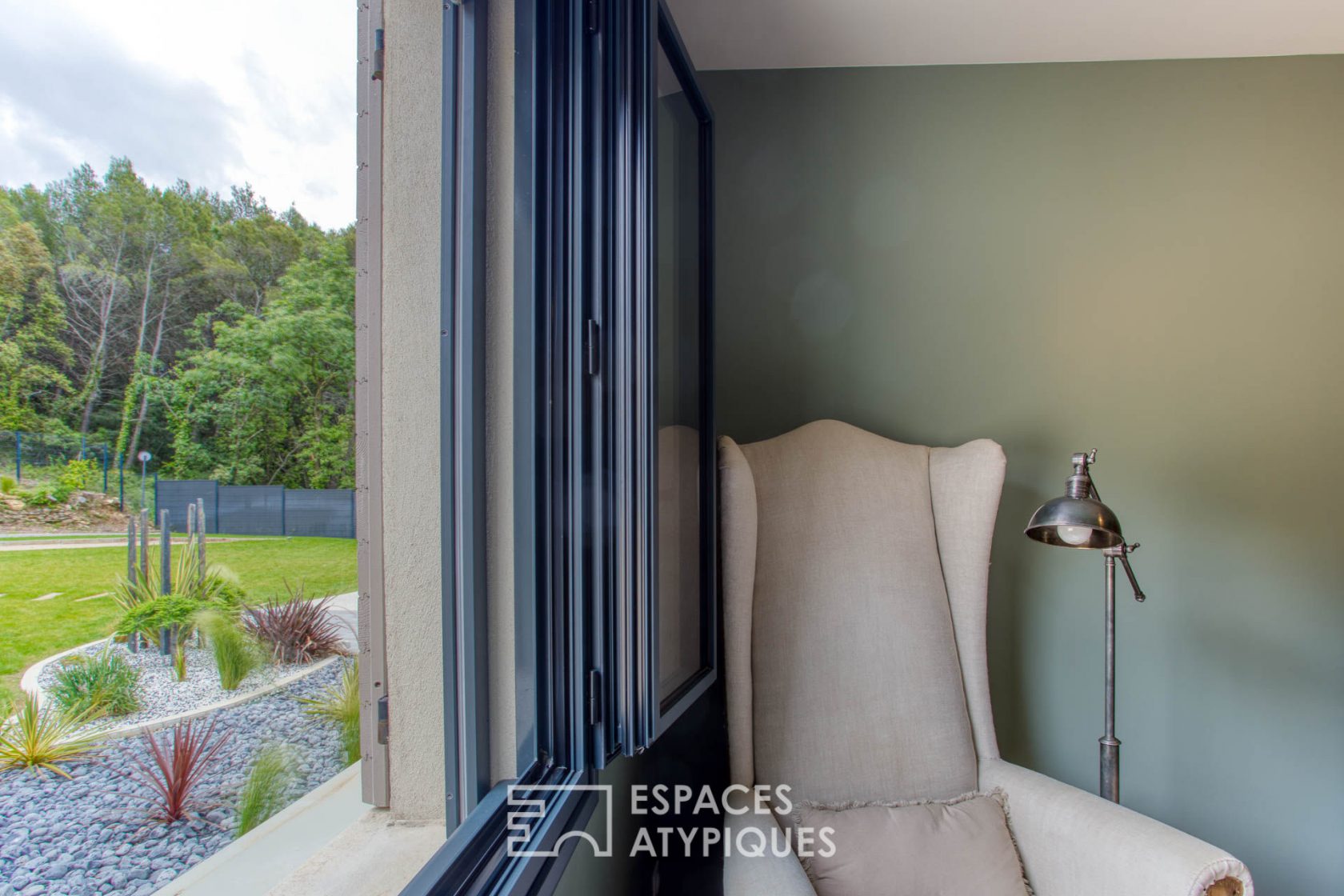 Contemporary house with great amenities