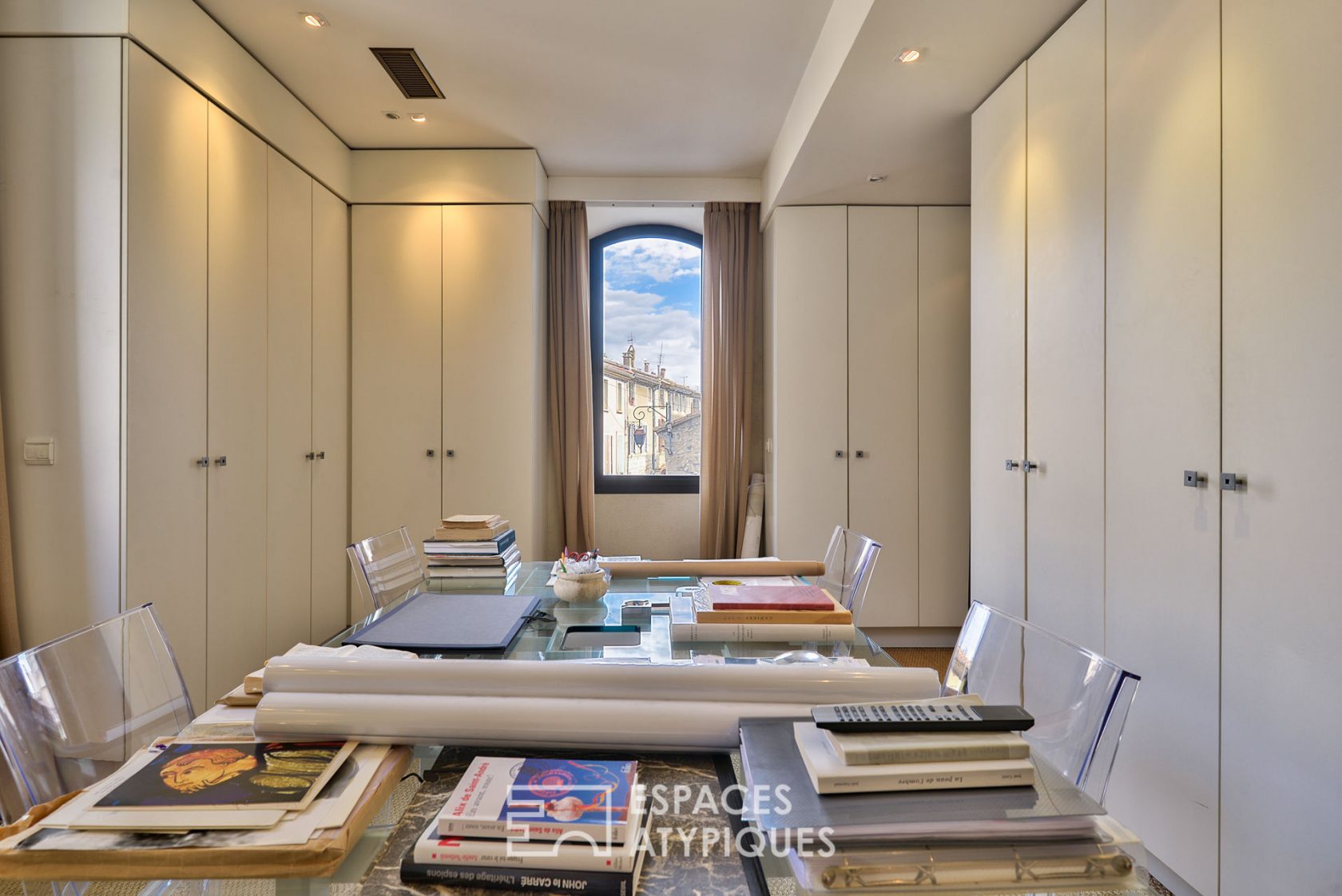 Elegant and surprising village house