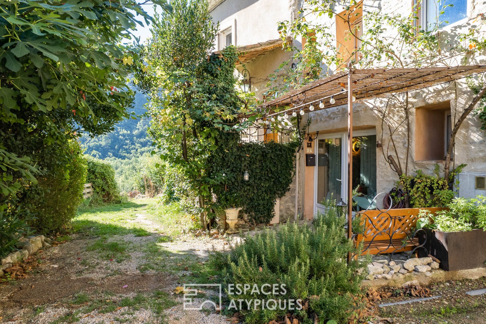 Chic maisonette in the Luberon