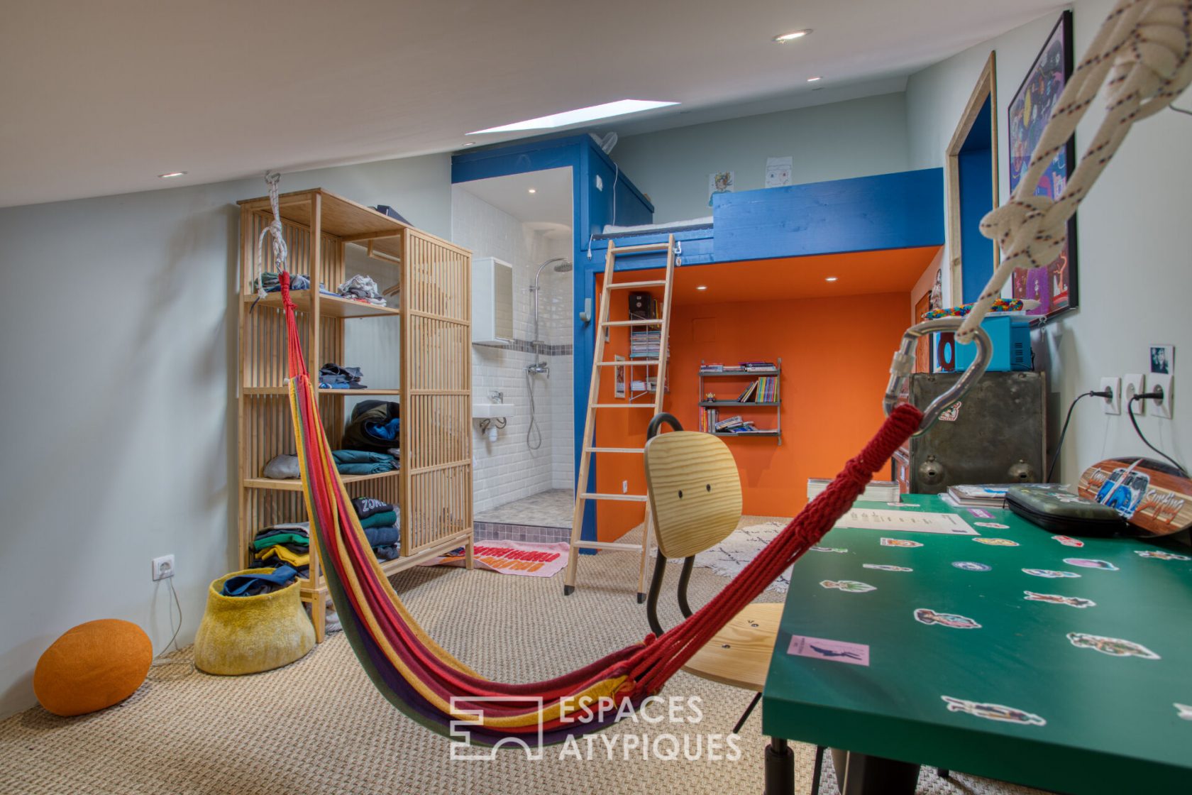 Jugle-style loft