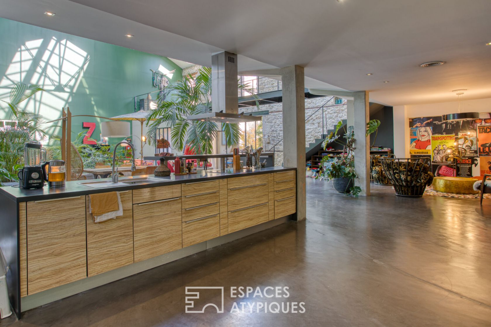 Jugle-style loft