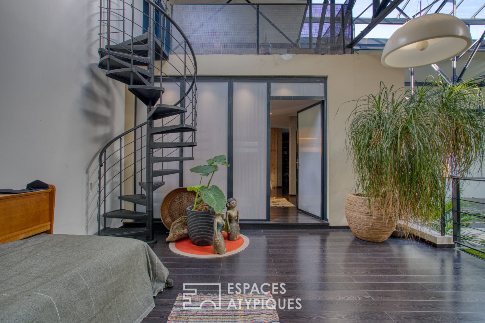 Jugle-style loft