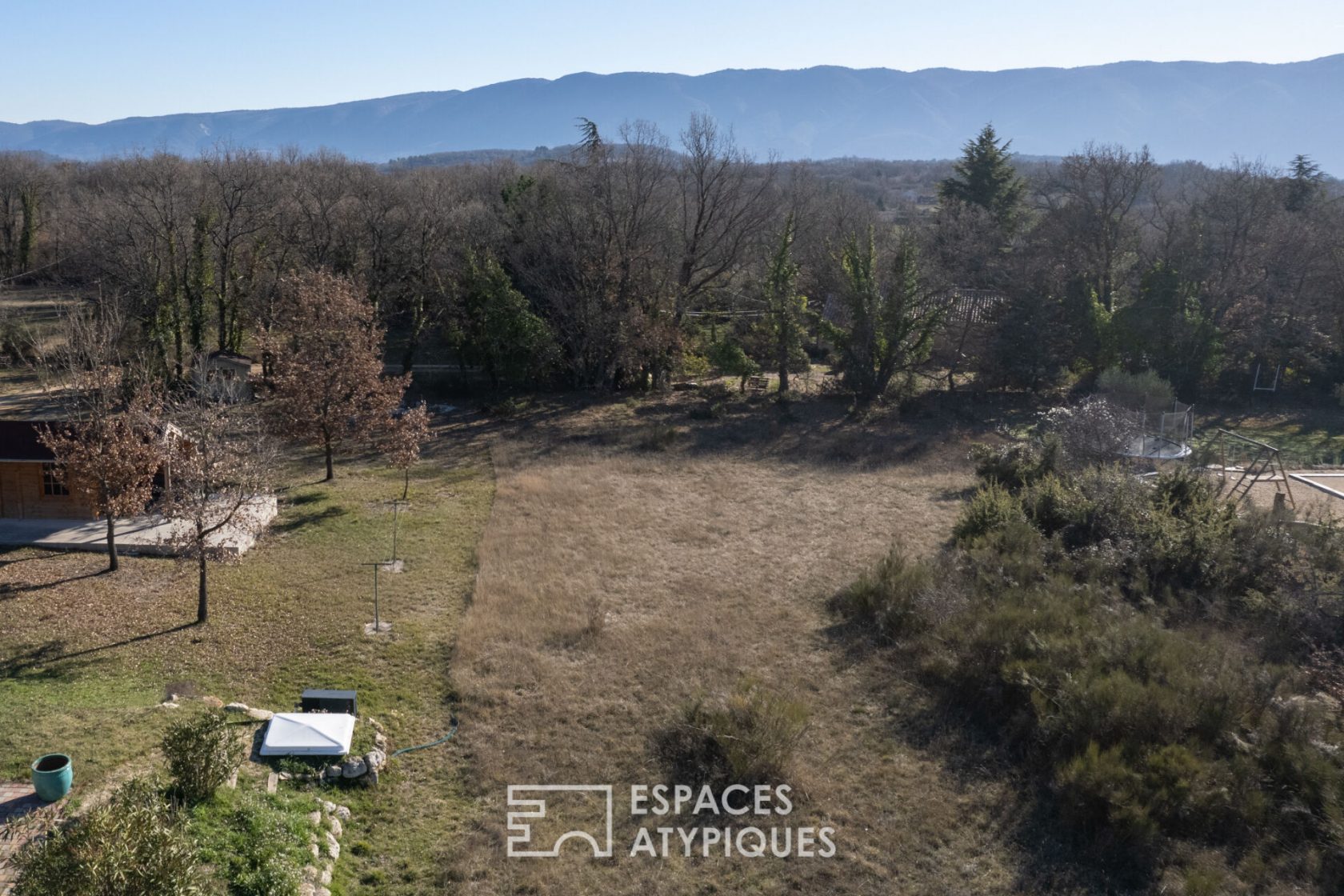 Land with view in Caseneuve