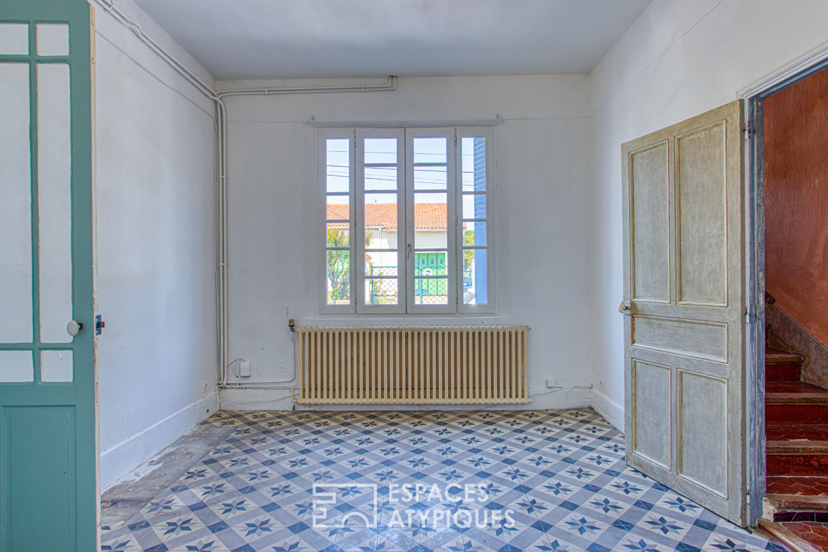 Maison  de ville années 30 avec jardin et piscine