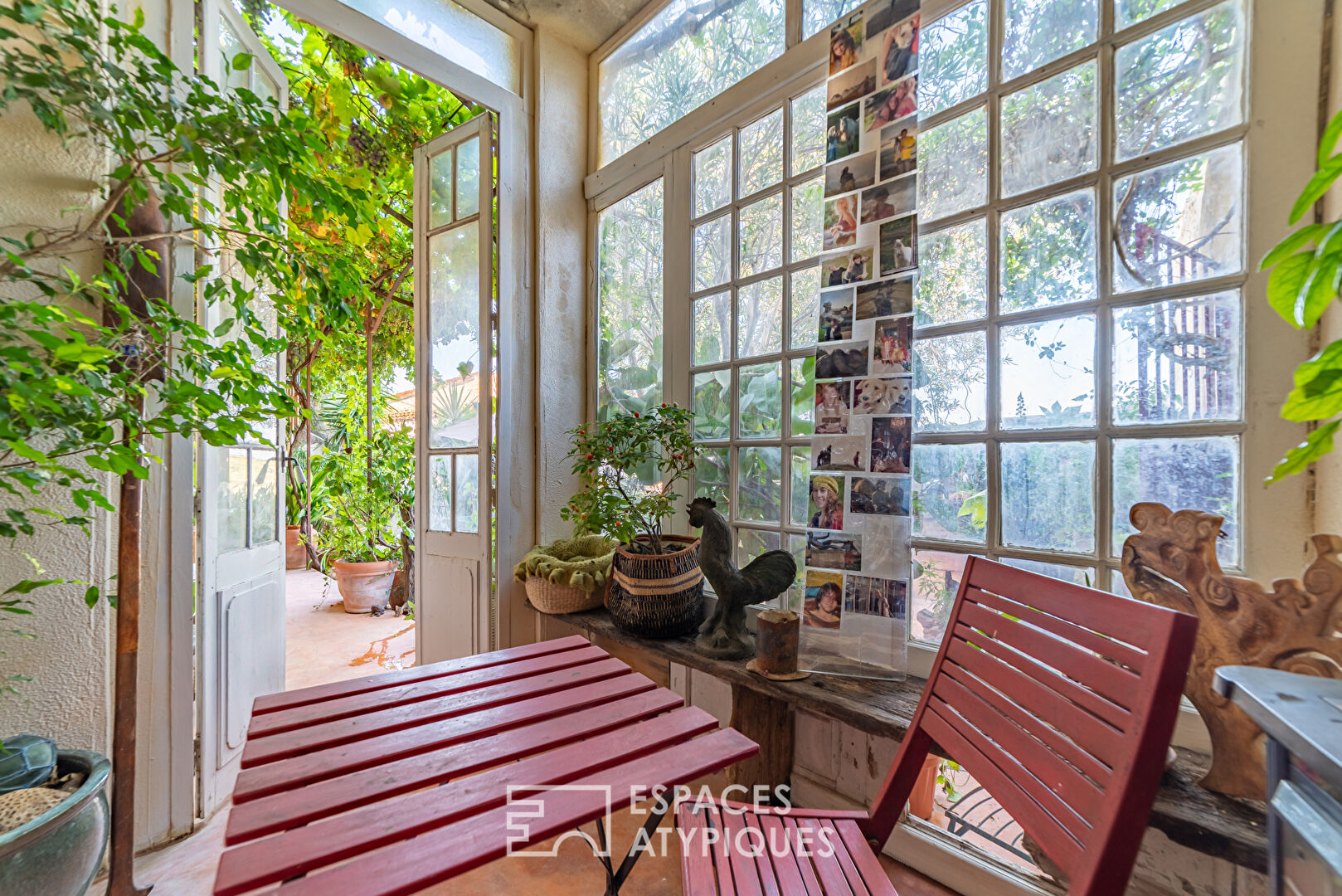 Picturesque house with a view and an artist’s soul