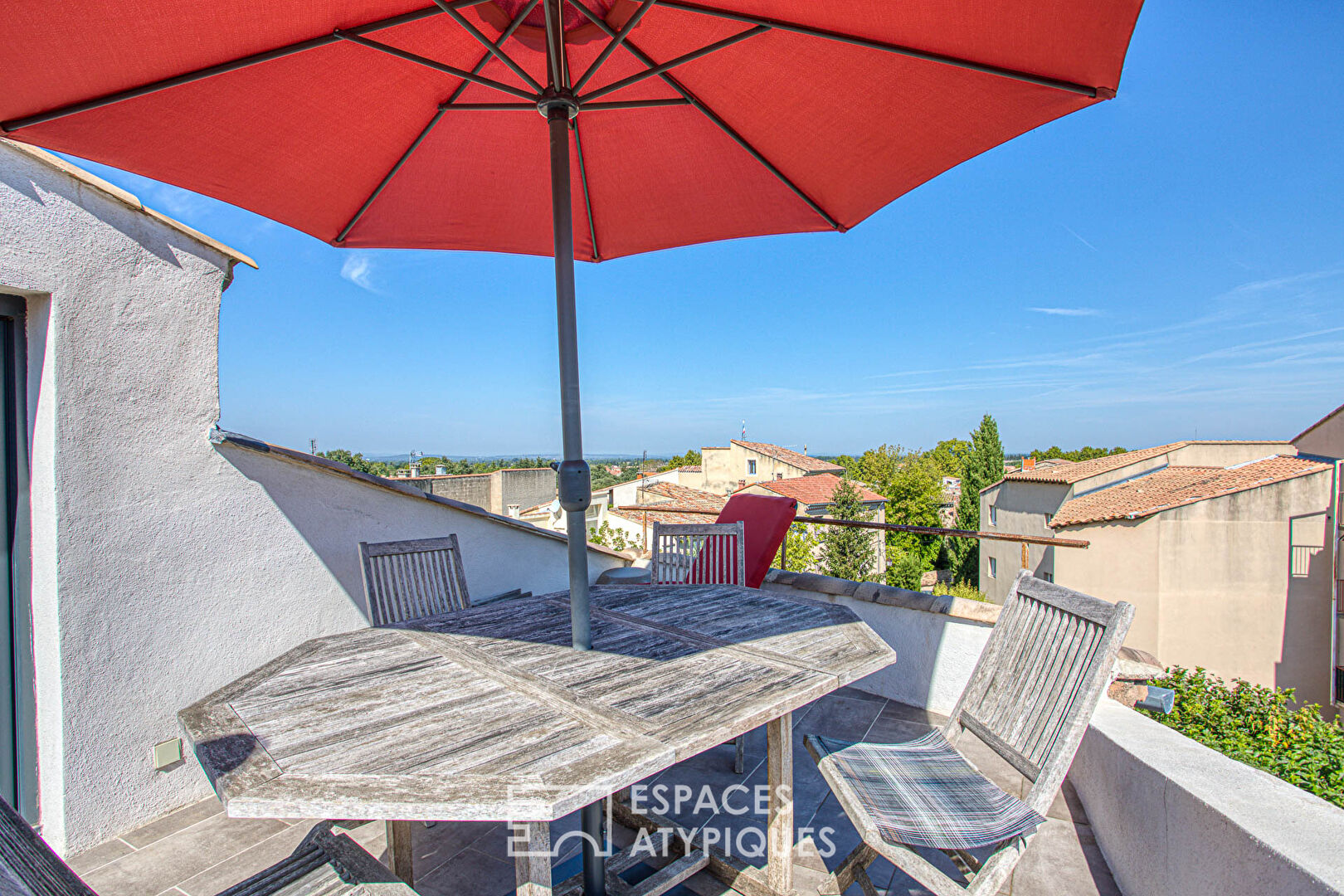 Duplex contemporain avec terrasses tropéziennes