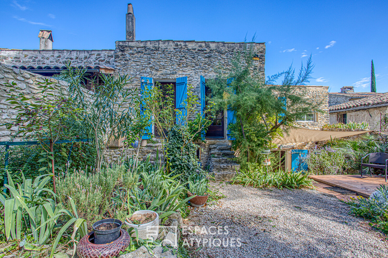 Maison de charme avec jardin méditerranéen