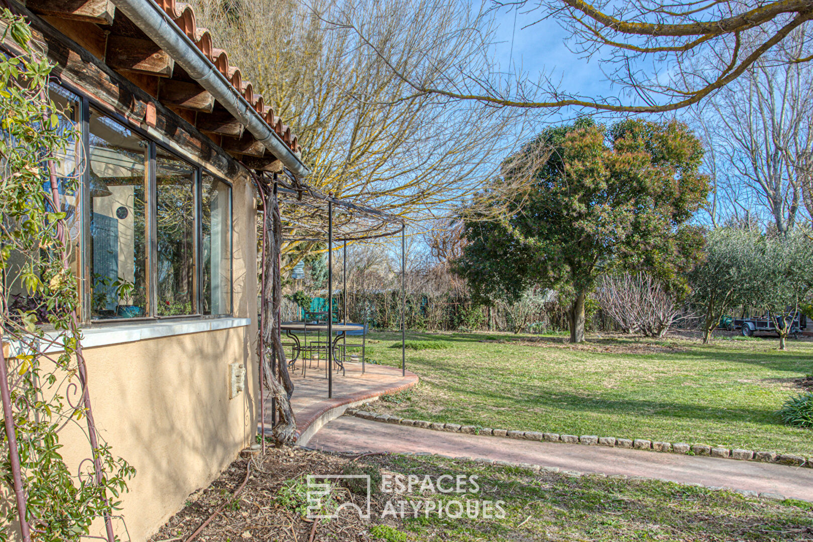 House and outbuildings in the heart of green nature