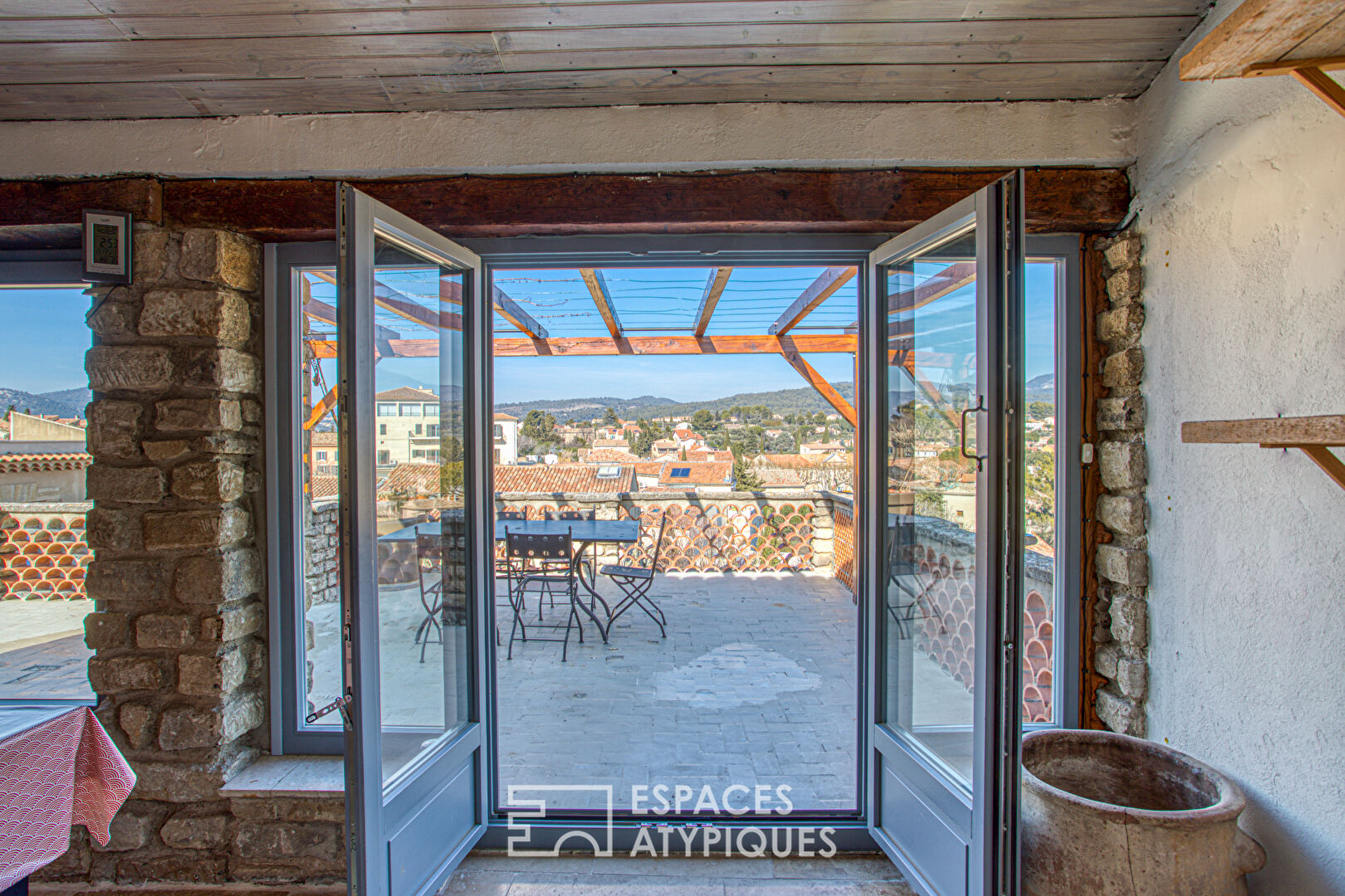 Majestueuse maison de village avec terrasse panoramique XXL