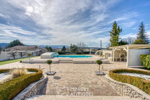 Spacious house with XXL pool and open view