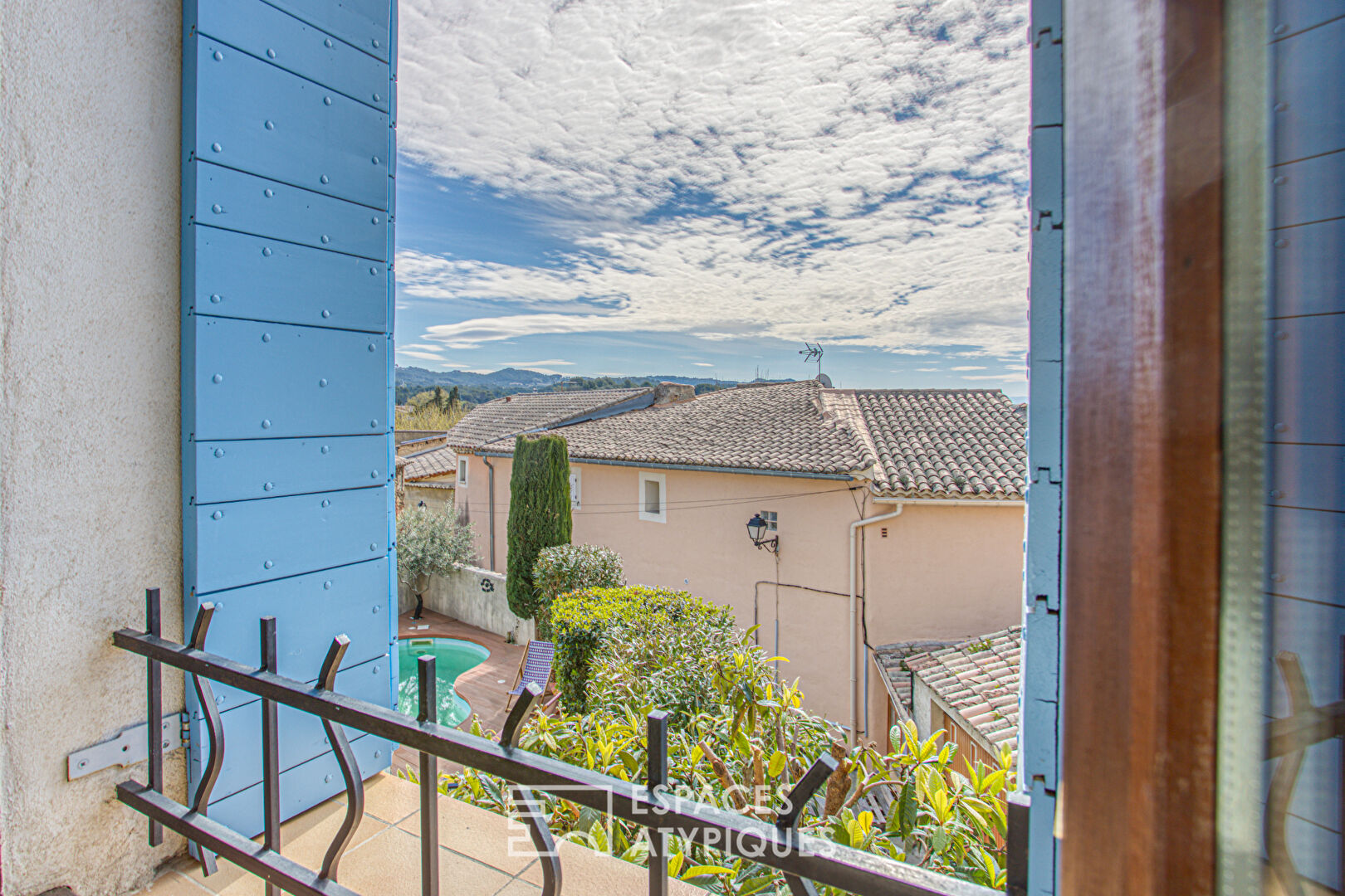 Two-unit village house with swimming pool and view