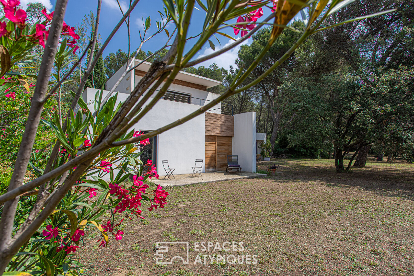 Maison contemporaine avec vue d’un architecte précurseur