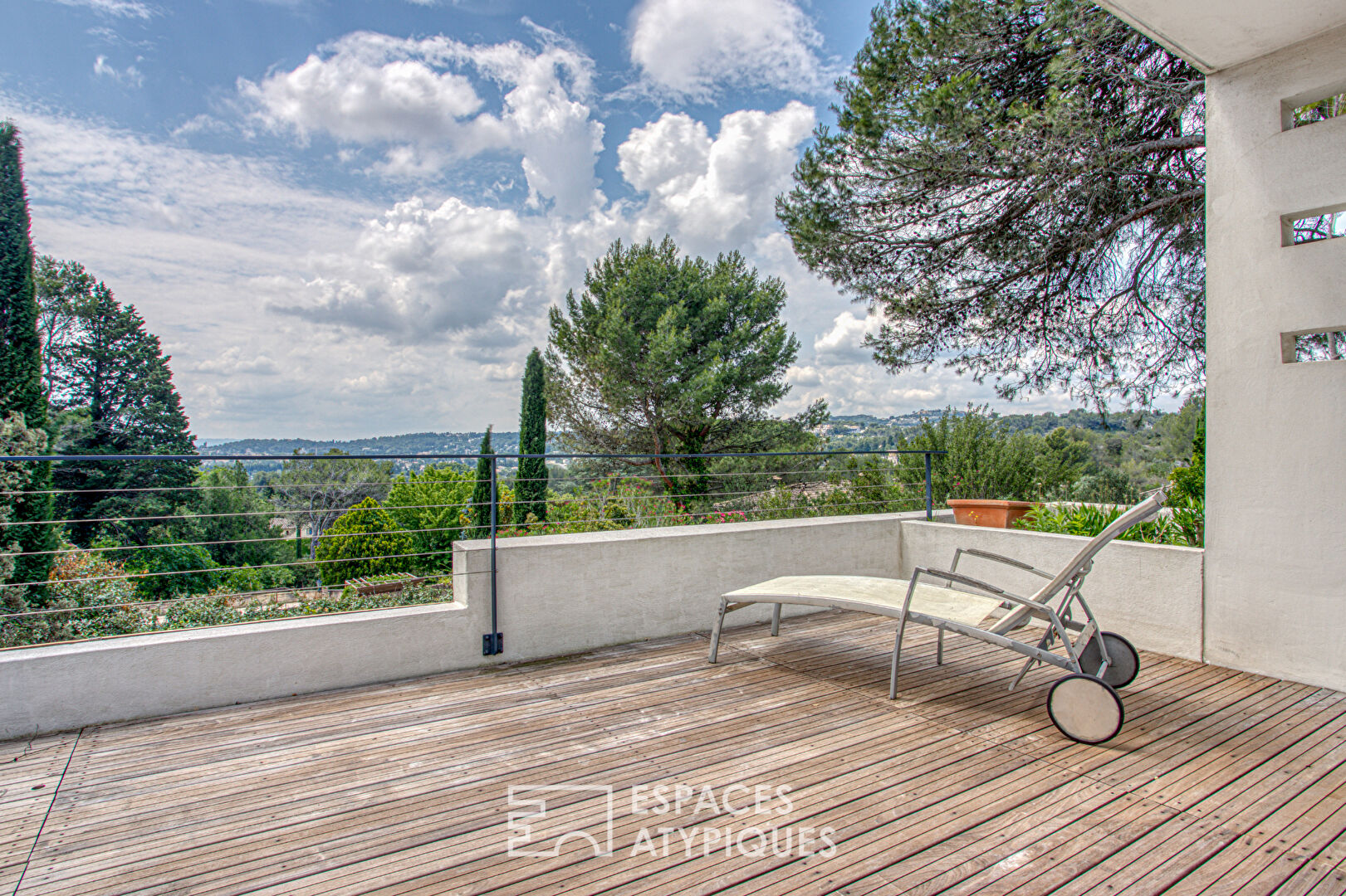 Maison contemporaine avec vue d’un architecte précurseur