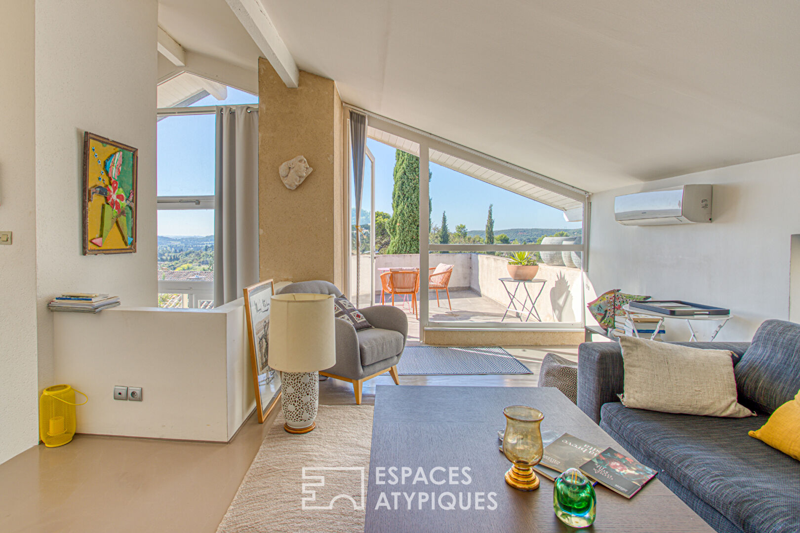 Maison-cocon bien singulière et ses terrasses panoramiques