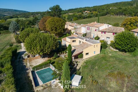 Charmante maison de hameau face au grand Luberon