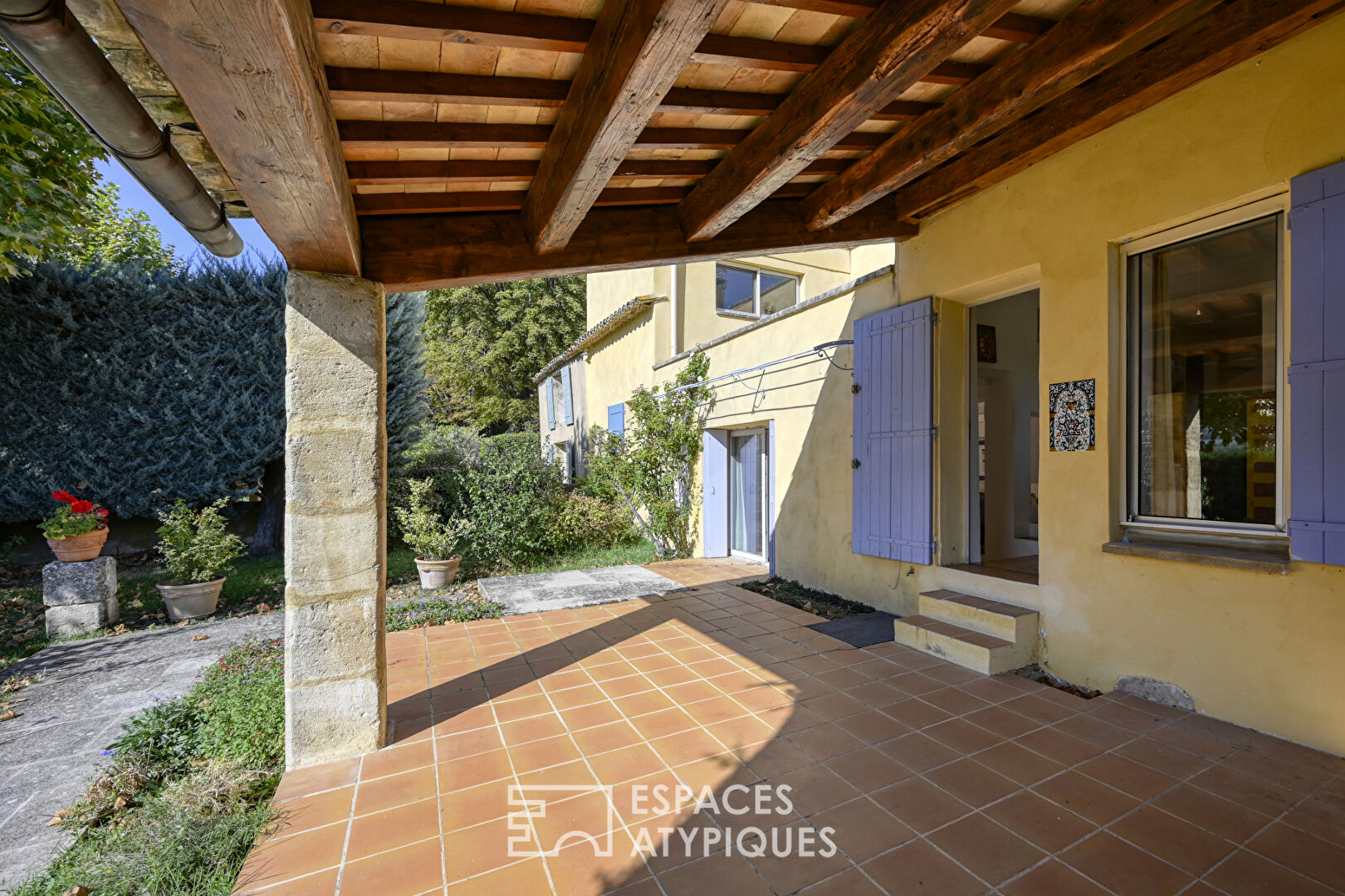 Charmante maison de hameau face au grand Luberon