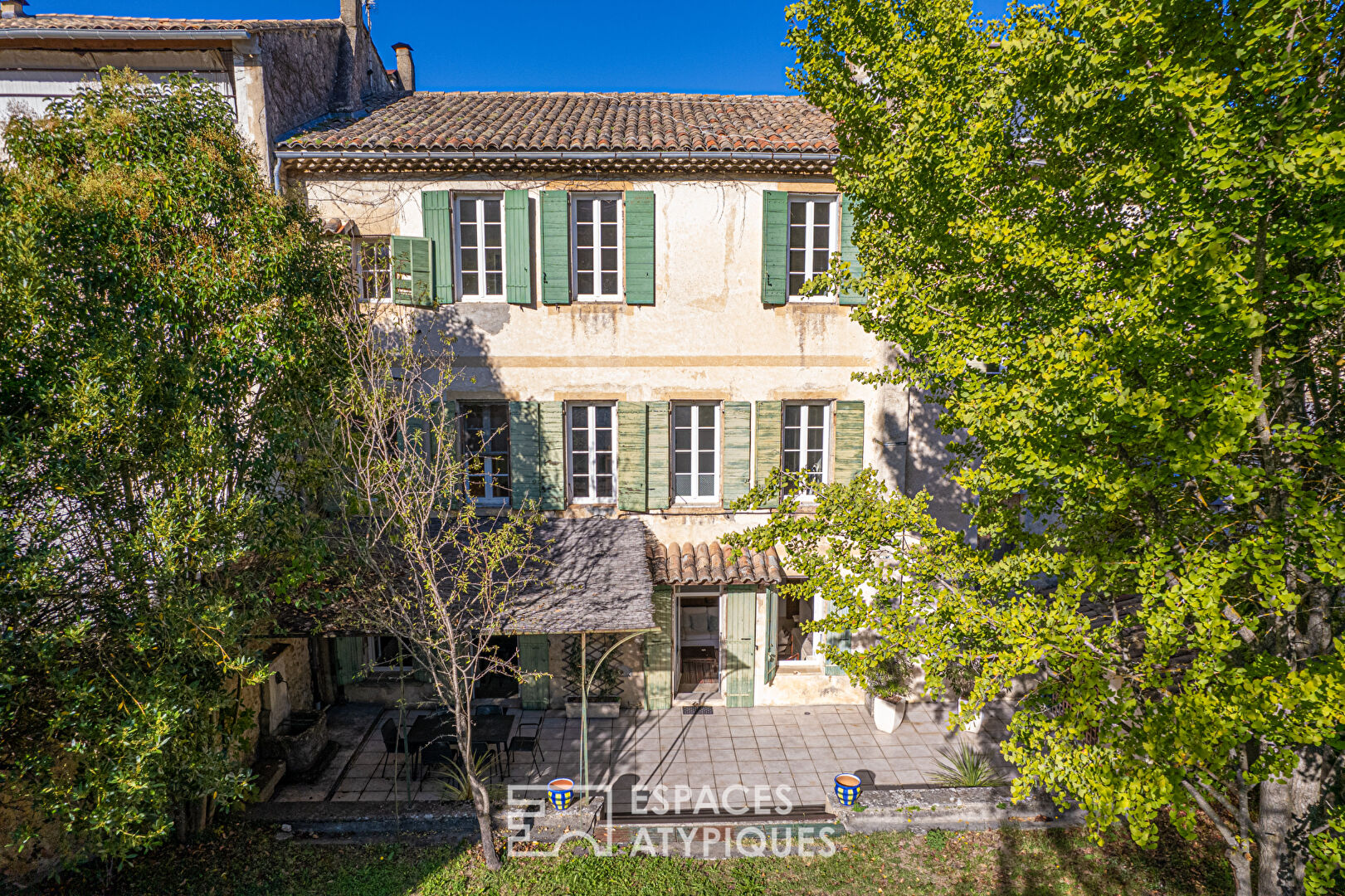 Large character house at the foot of the Giant of Provence