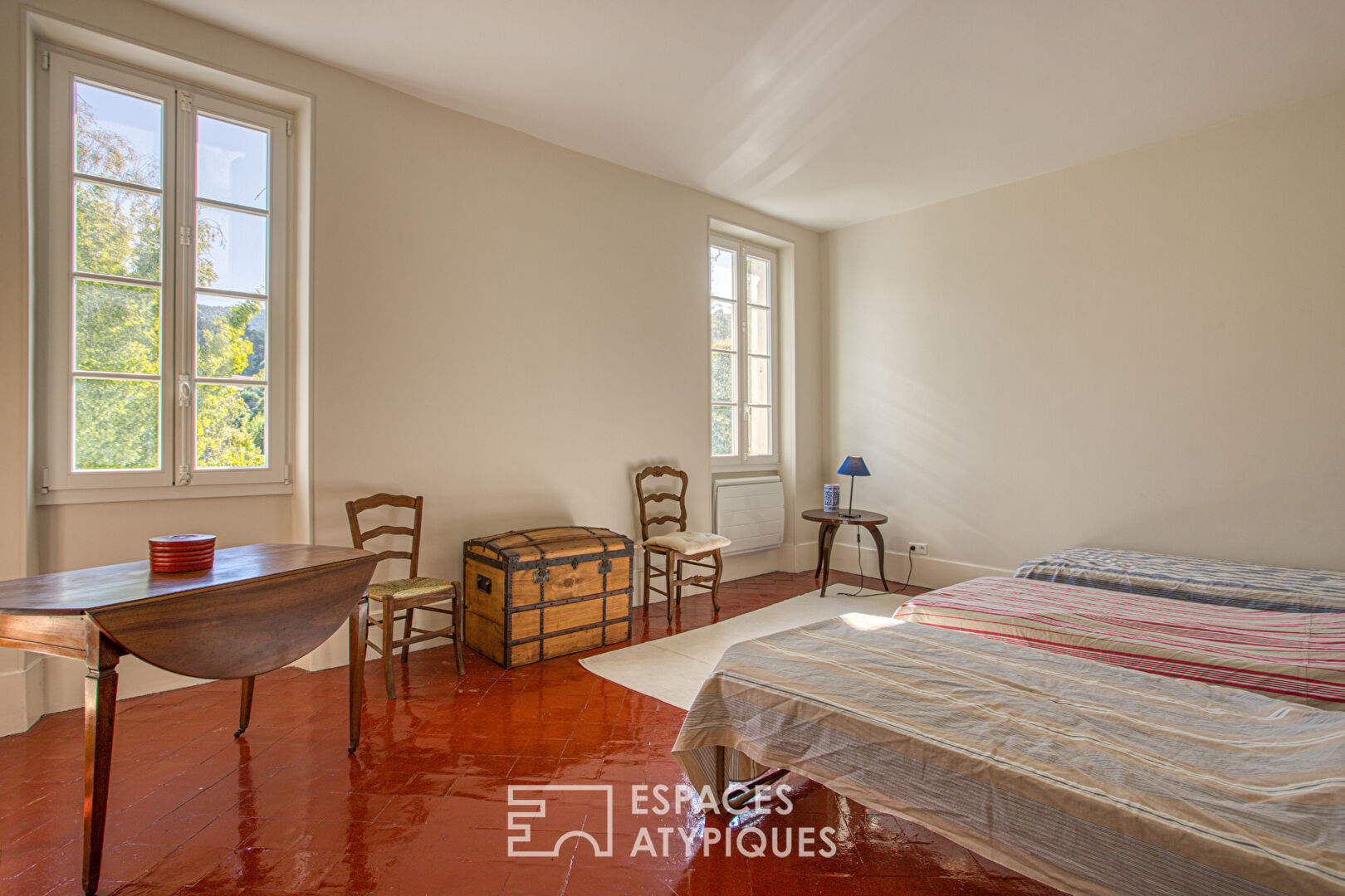 Grande maison de caractère au pied du Géant de Provence