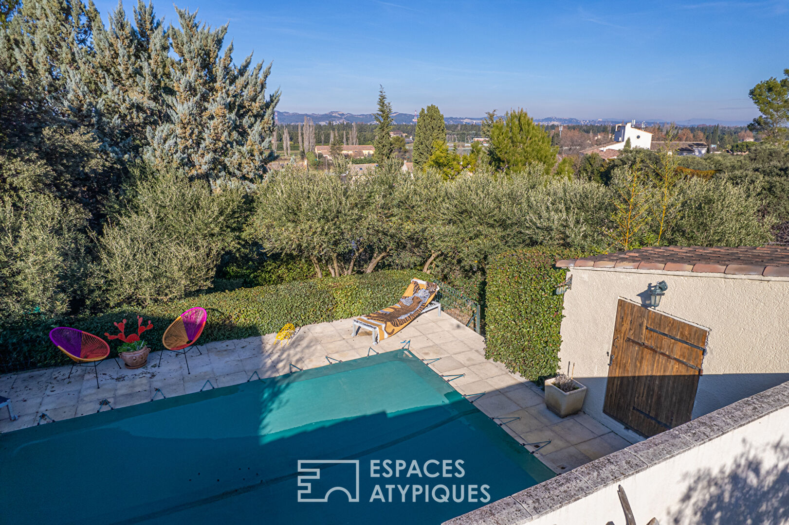 Ravissante maison rénovée avec jardin et piscine