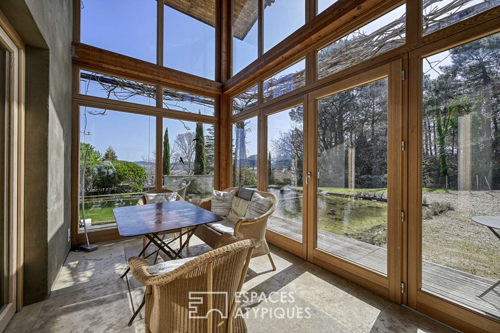 Exceptional bioclimatic house with panoramic view, with swimming pool