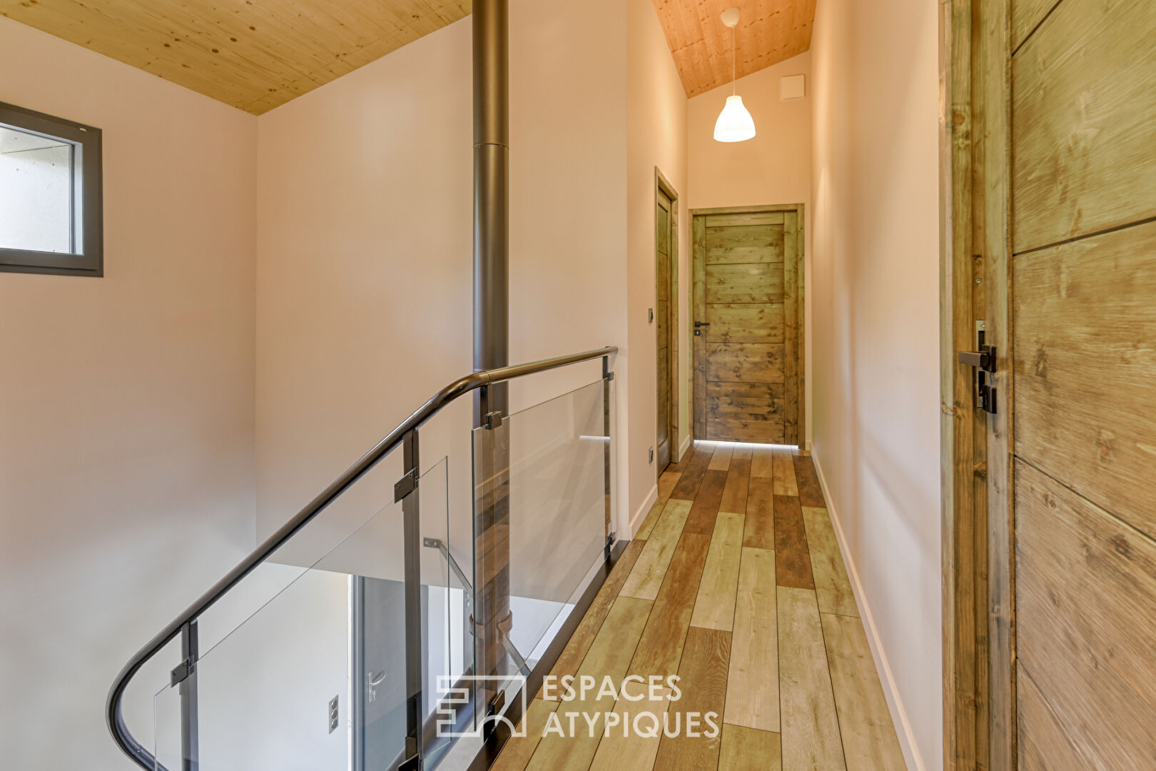 High-end passive house with panoramic views of the Luberon