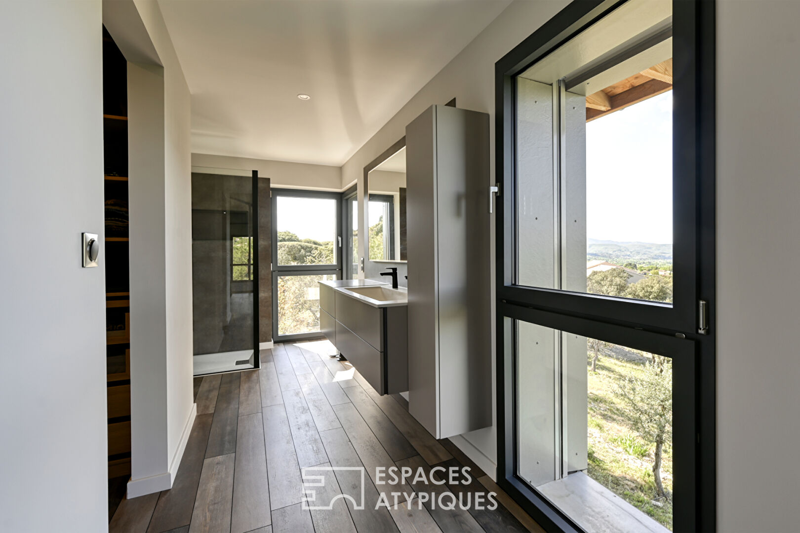 Maison passive haut de gamme avec vue panoramique sur le Luberon