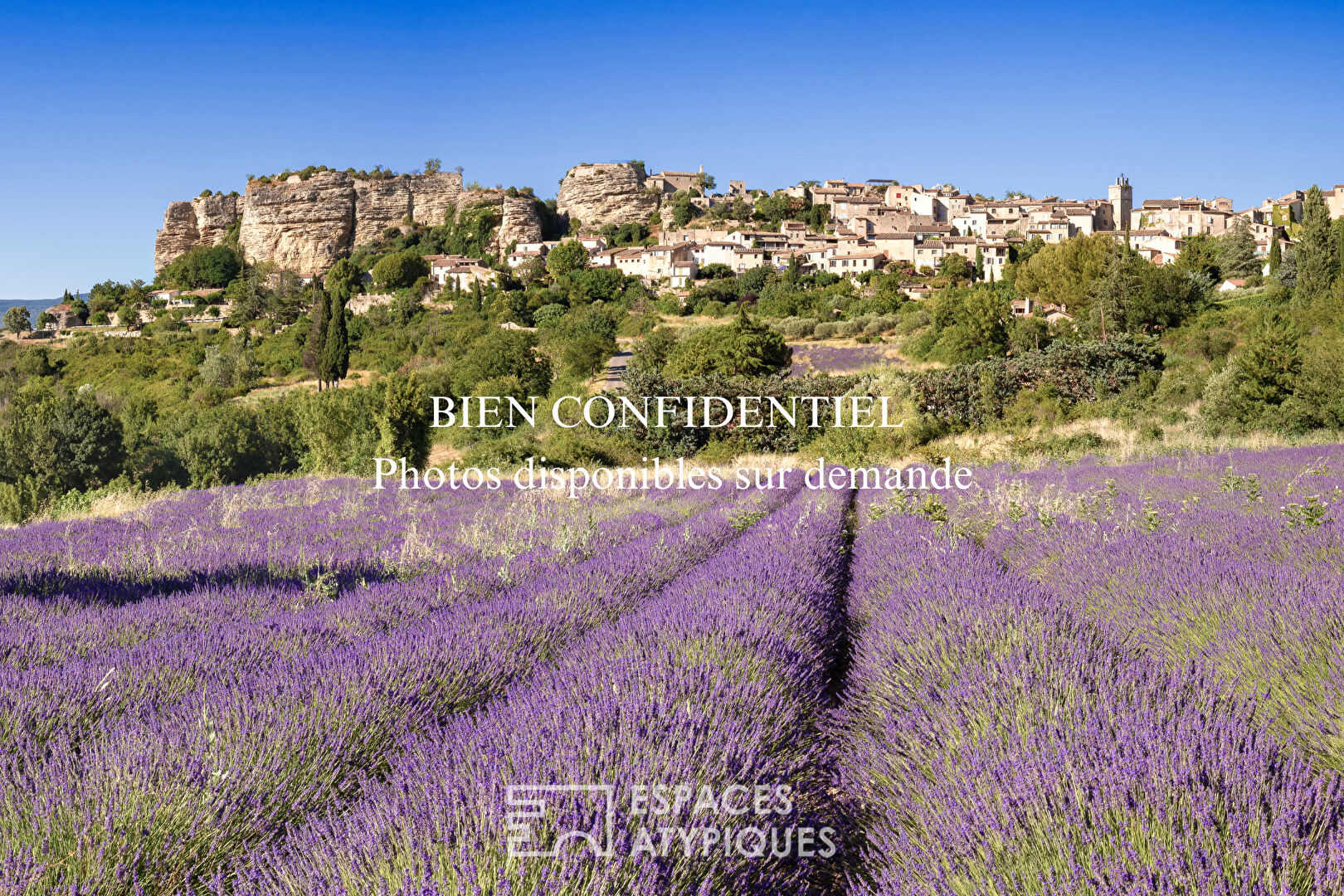 Écrin contemporain au coeur du Luberon avec vue panoramique