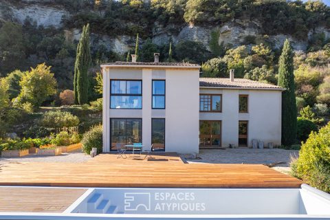 Écrin contemporain au coeur du Luberon avec vue panoramique
