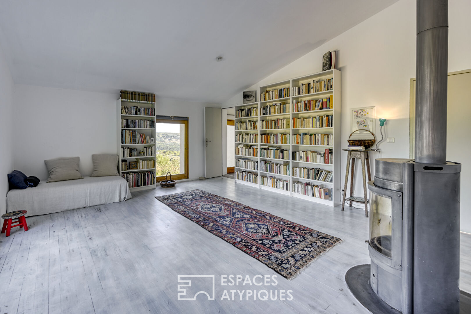Écrin contemporain au coeur du Luberon avec vue panoramique