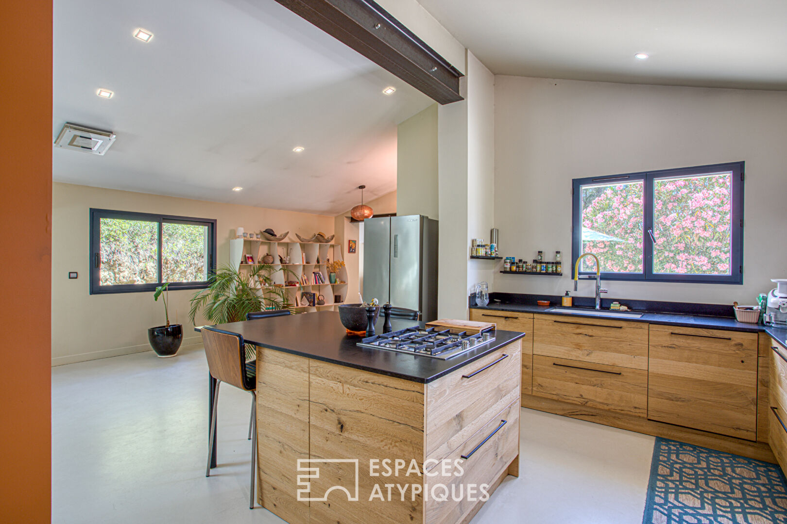 Renovated house with swimming pool and gites on the Pernoise hill