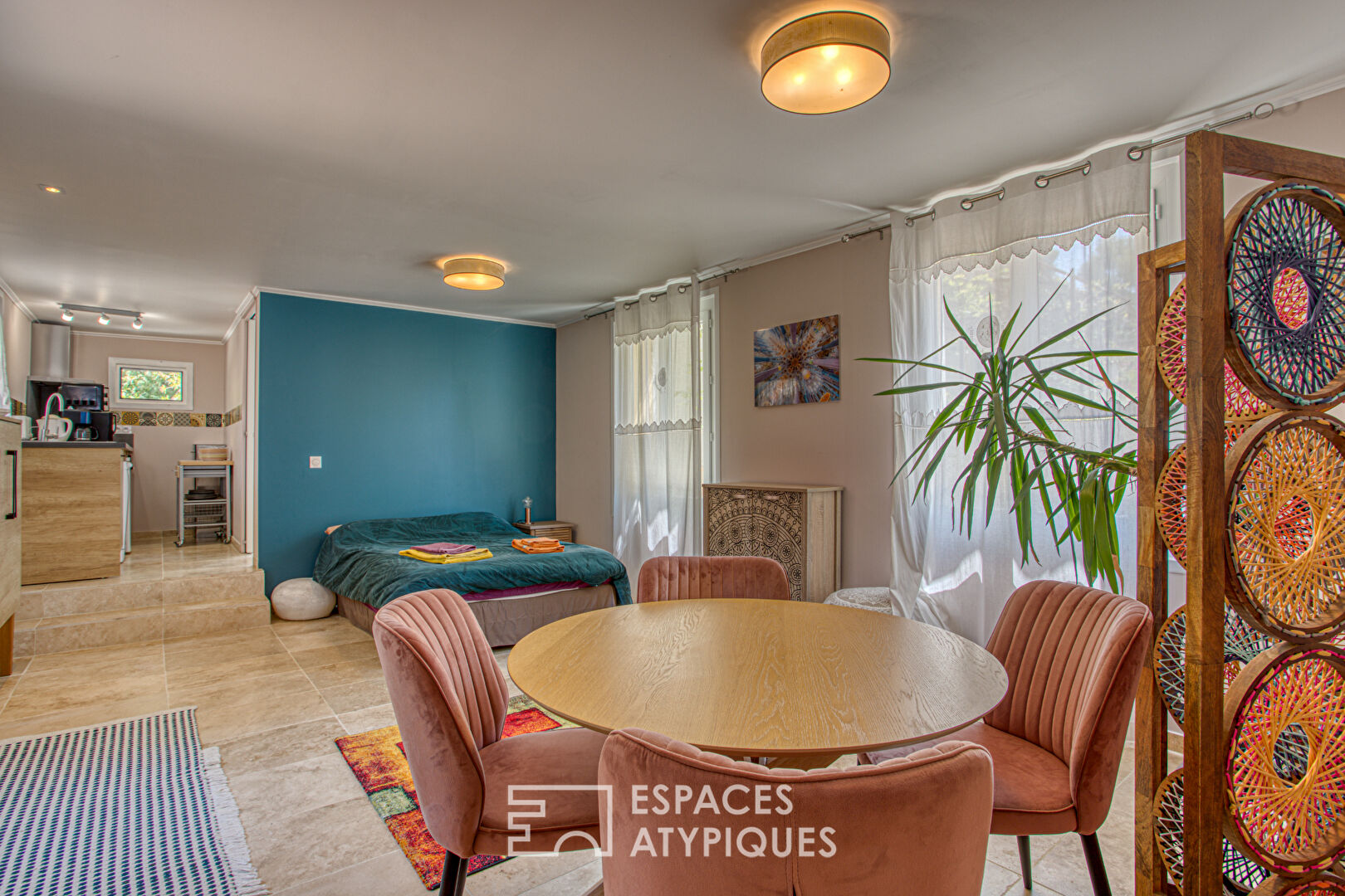 Renovated house with swimming pool and gites on the Pernoise hill