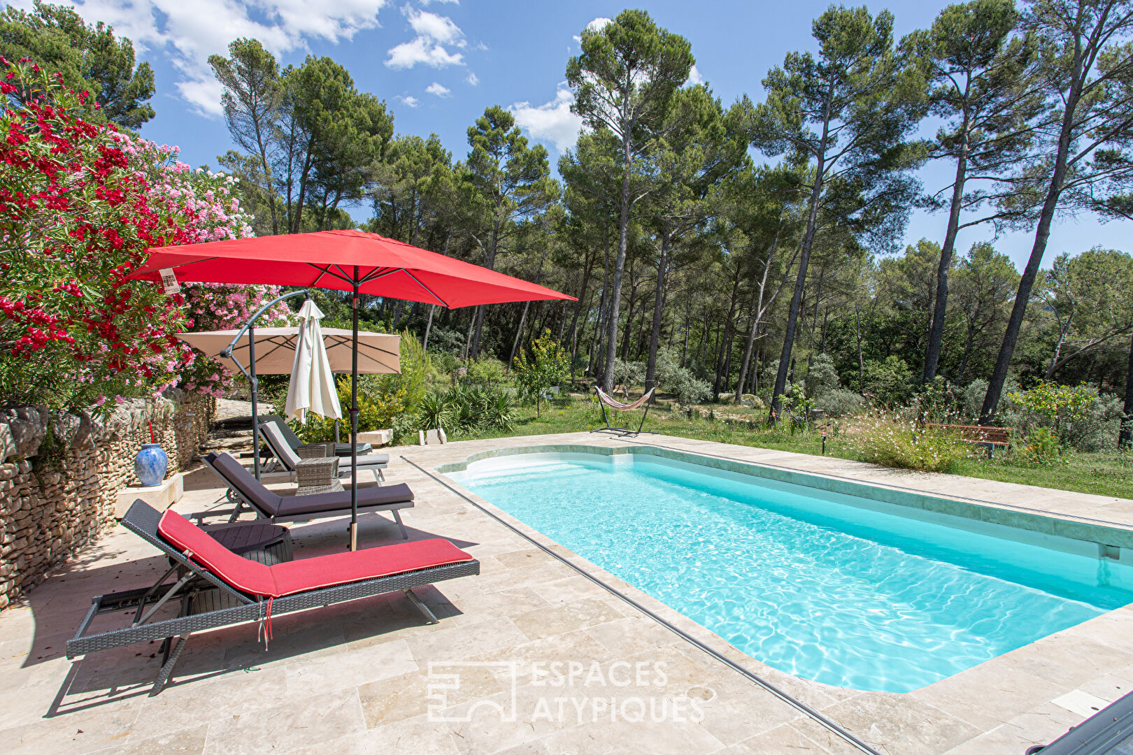 Renovated house with swimming pool and gites on the Pernoise hill