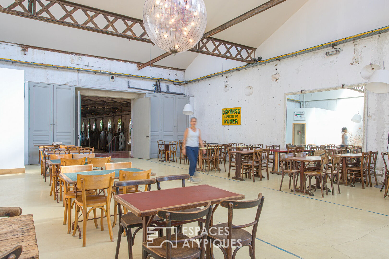 Multi-purpose space in a former factory on the banks of the Sorgue
