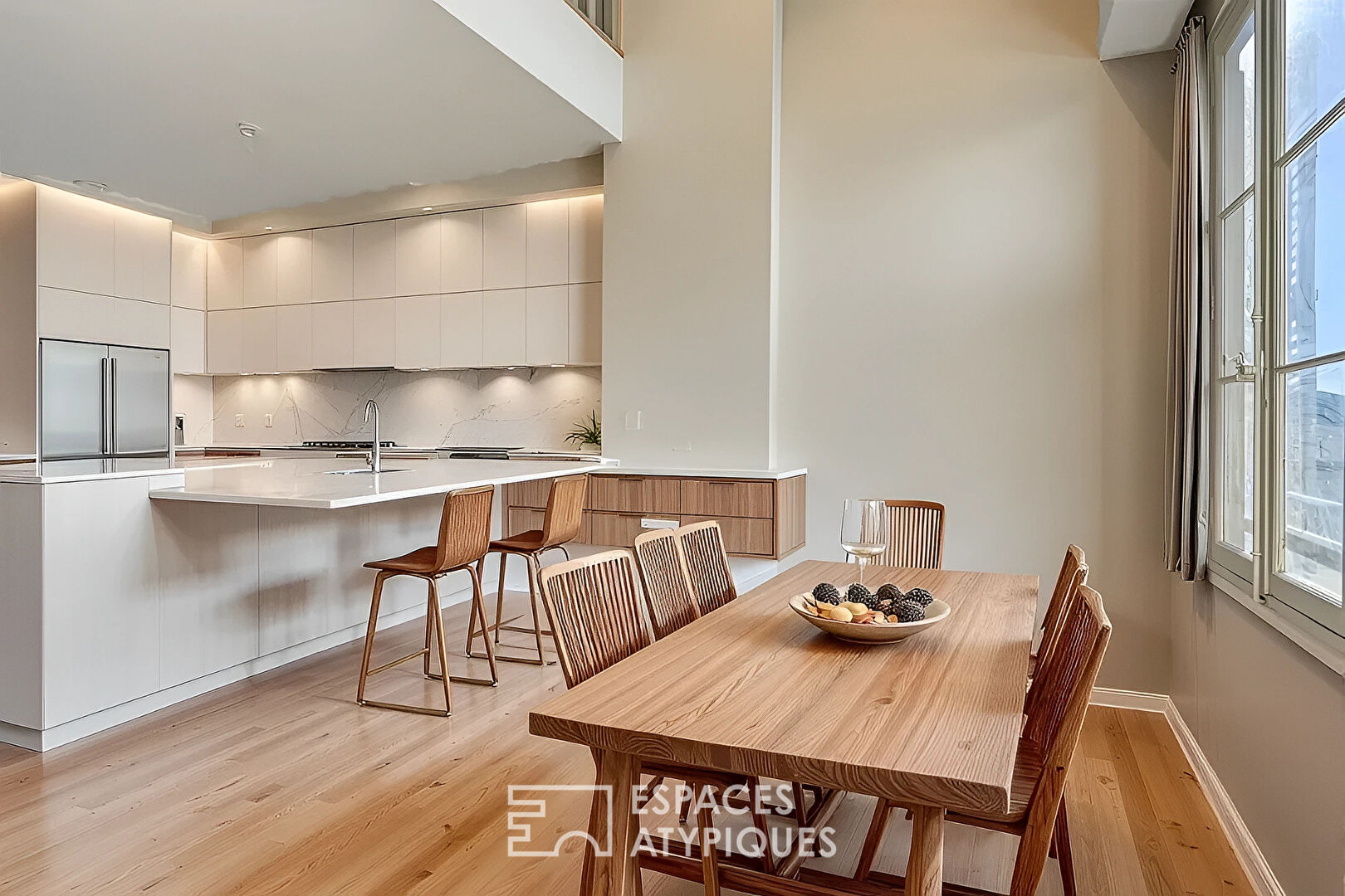 Renovated duplex apartment in the heart of the city with terrace