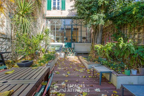 Maison de charme et son jardin secret au coeur de la cité papale