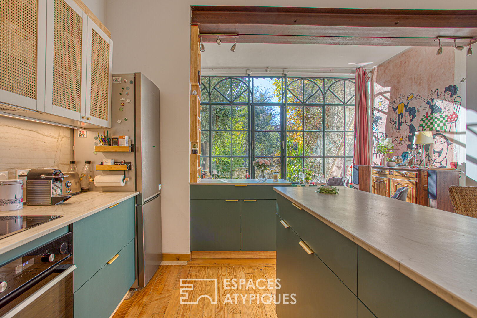 Maison de charme et son jardin secret au coeur de la cité papale