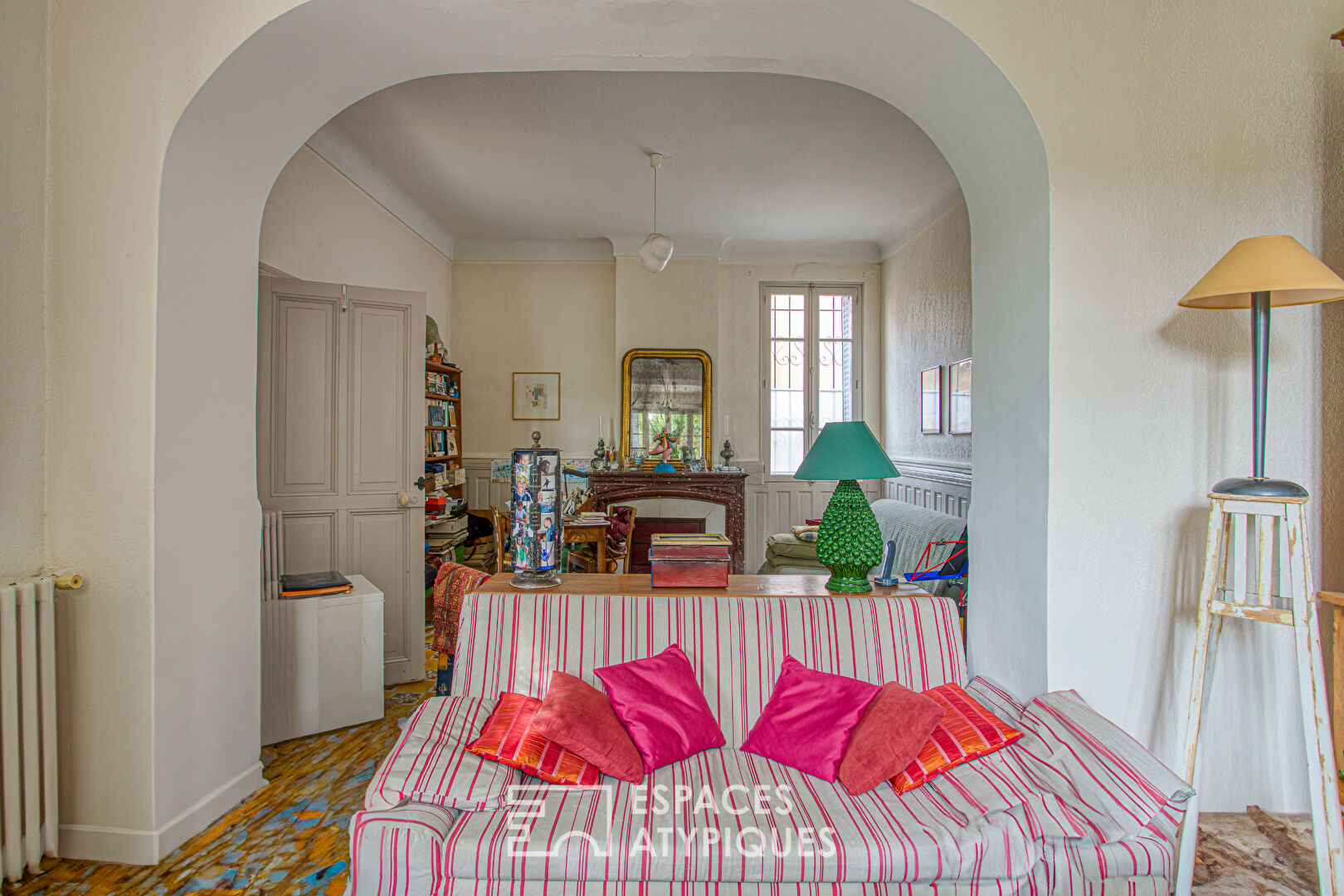 Charming house close to the historic center with garden and pond