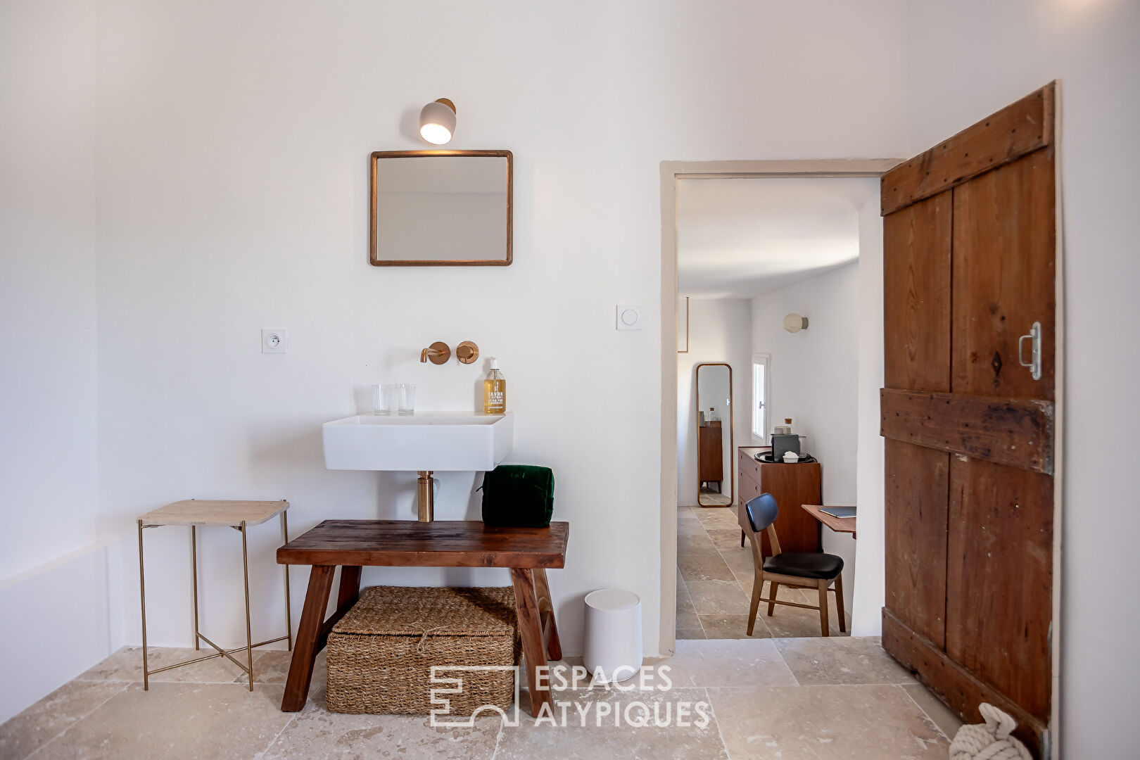 Maison de village à la rénovation chic et élégante