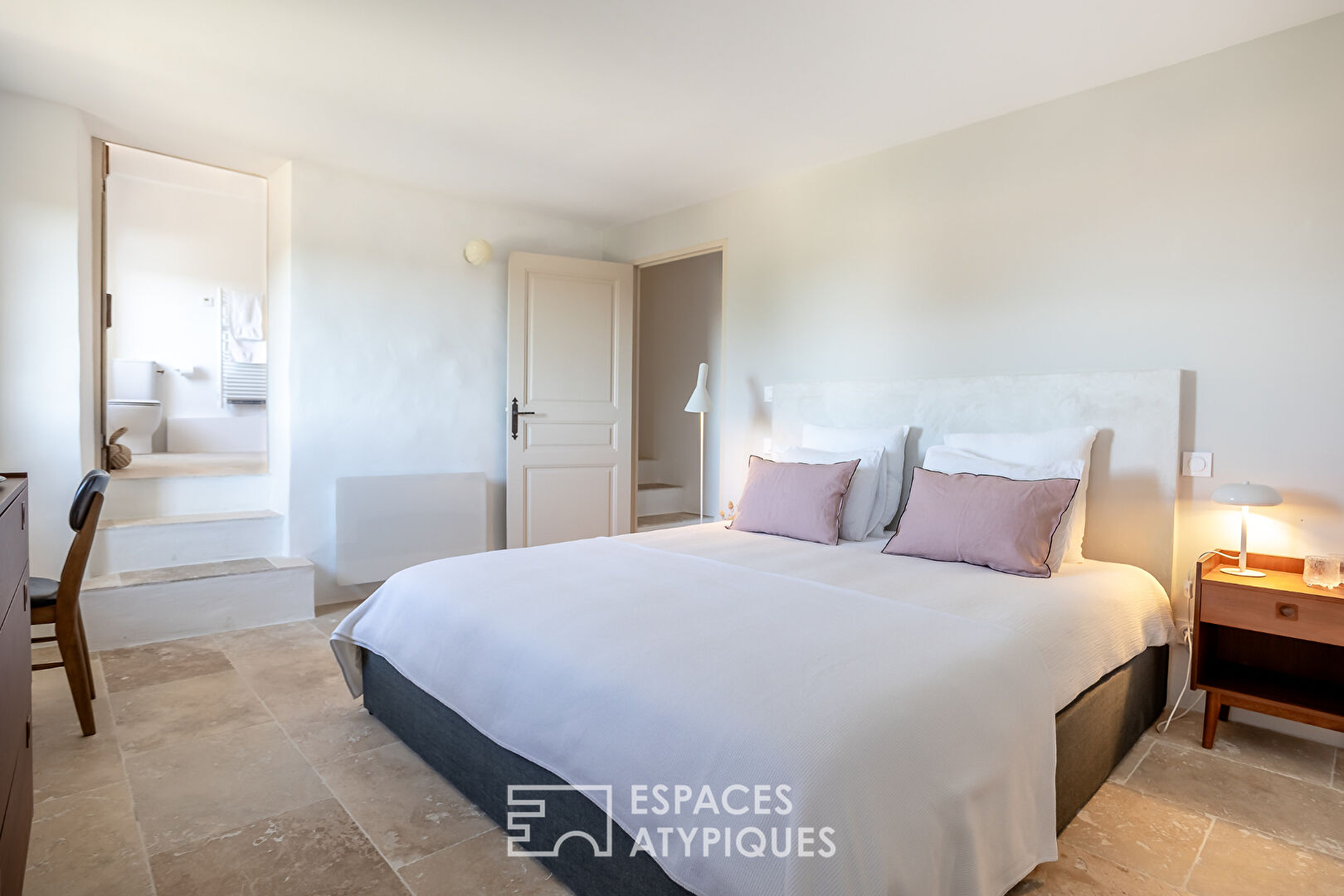 Maison de village à la rénovation chic et élégante