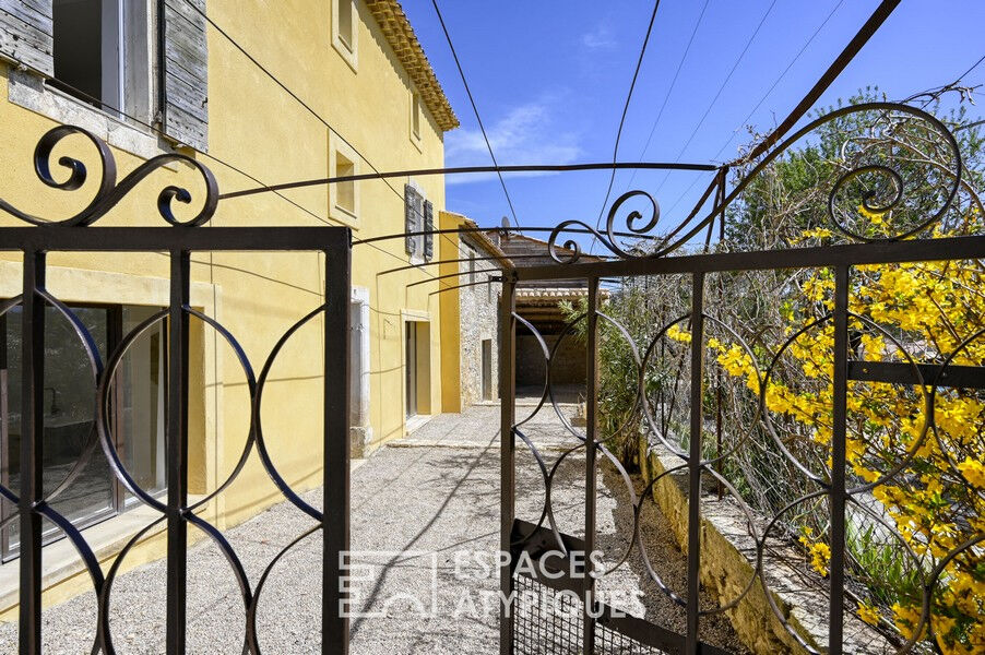 Maison de village à la rénovation chic et élégante
